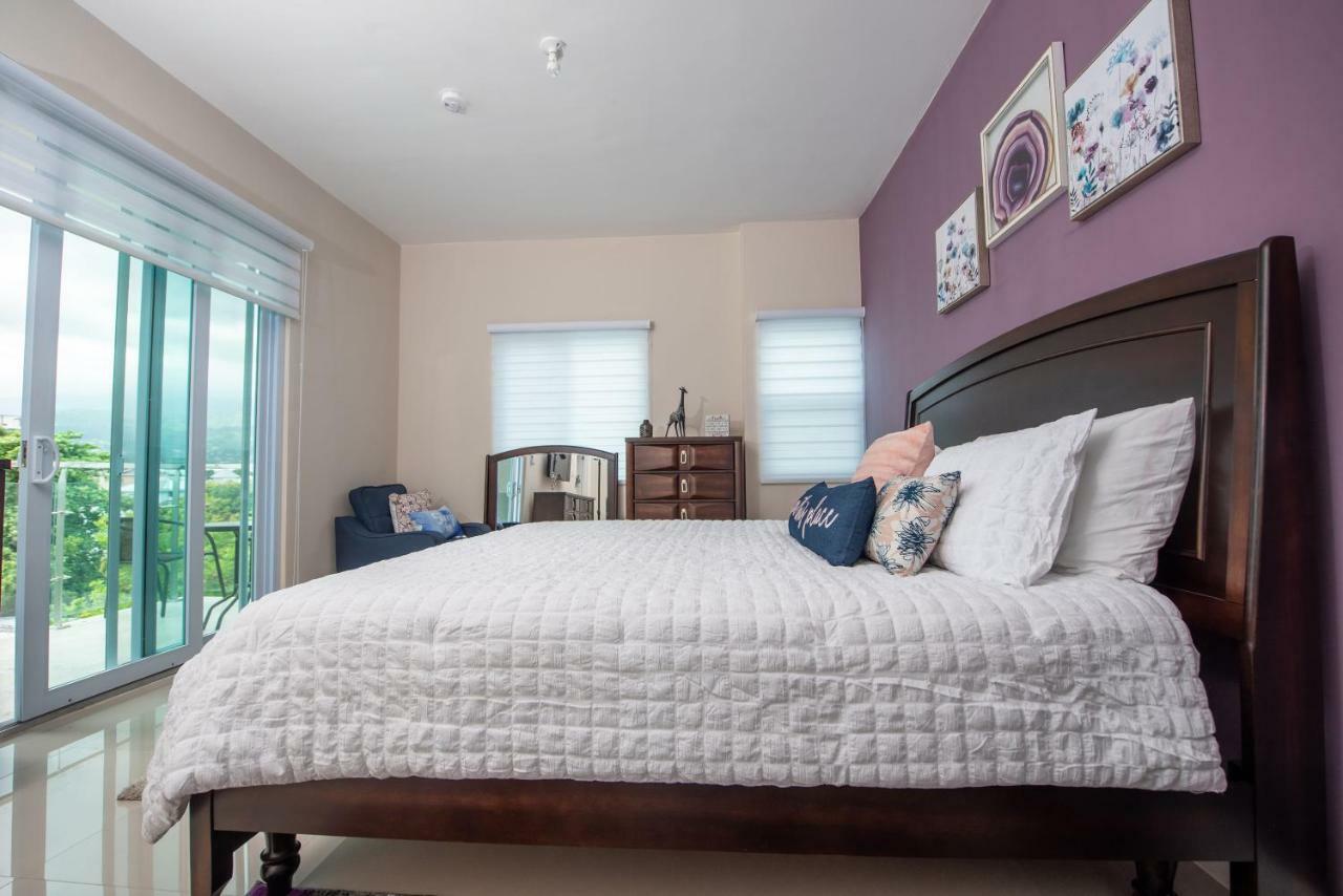 The Crimson Apartment Kingston Esterno foto